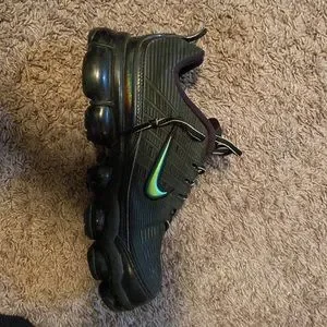 Very expensive and athletic shoes. Black, blue, and green. Nike Air Max Plus GS Black Blue Green Youth/Women main image 3
